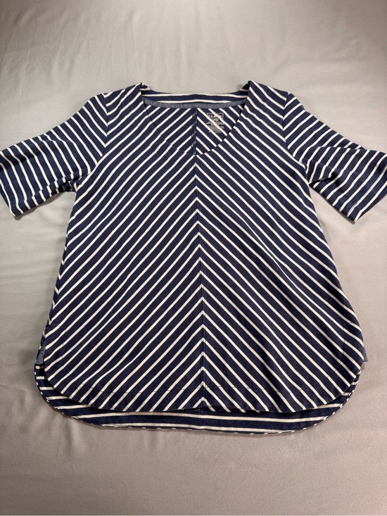 L.L. Bean Tops - L.L. Bean Navy and White Short Sleeve Striped V-Neck Top petit small 100% cotton